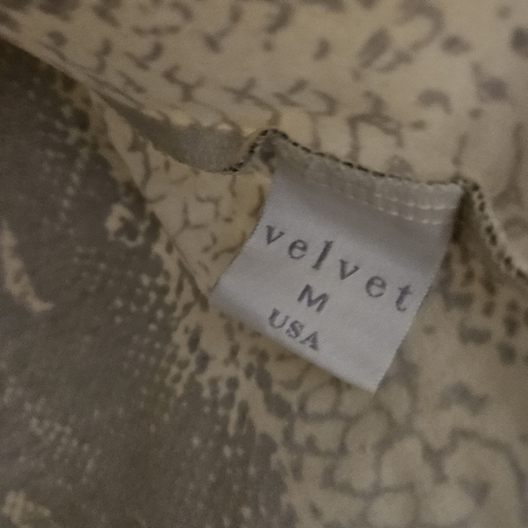 VELVET Animal Print Top - Picture 2 of 4
